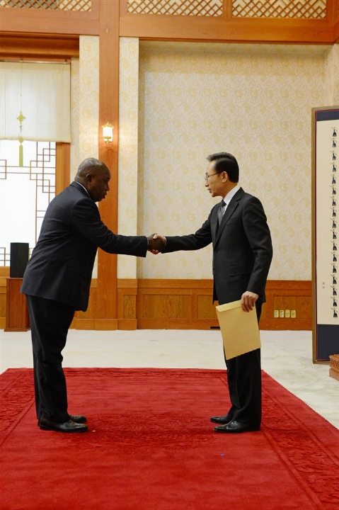 Diplomatie : Présentation des lettres de créances du nouvel ambassadeur de Côte d’Ivoire en République de Corée, SEM Kouassi Bilé